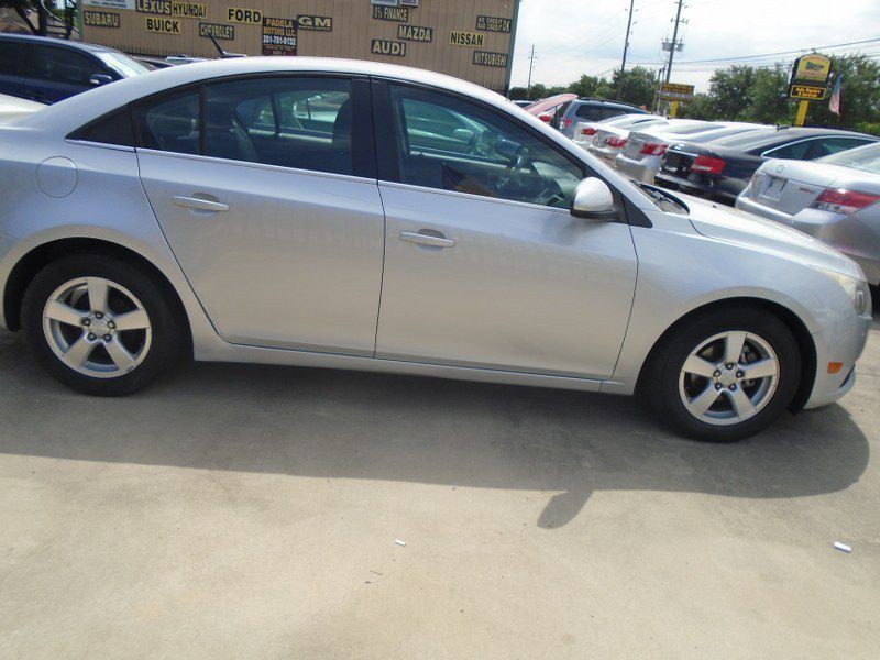 2013 Chevrolet Cruze Image 8