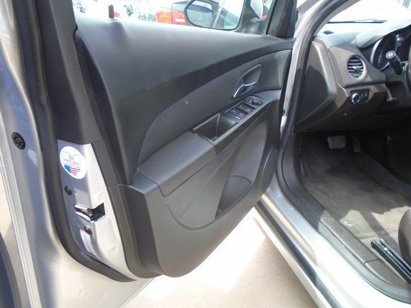 2013 Chevrolet Cruze Image 9