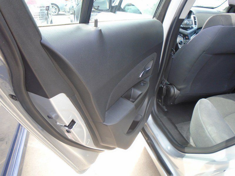 2013 Chevrolet Cruze Image 12