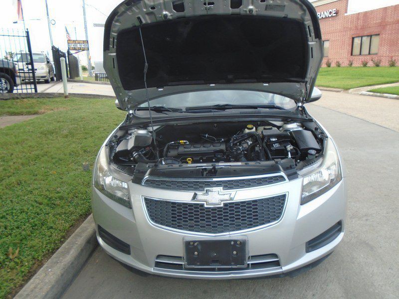 2013 Chevrolet Cruze Image 18