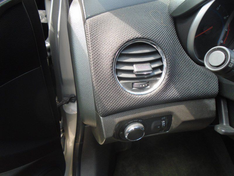 2013 Chevrolet Cruze Image 21