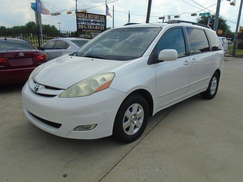 2006 Toyota Sienna Image 1