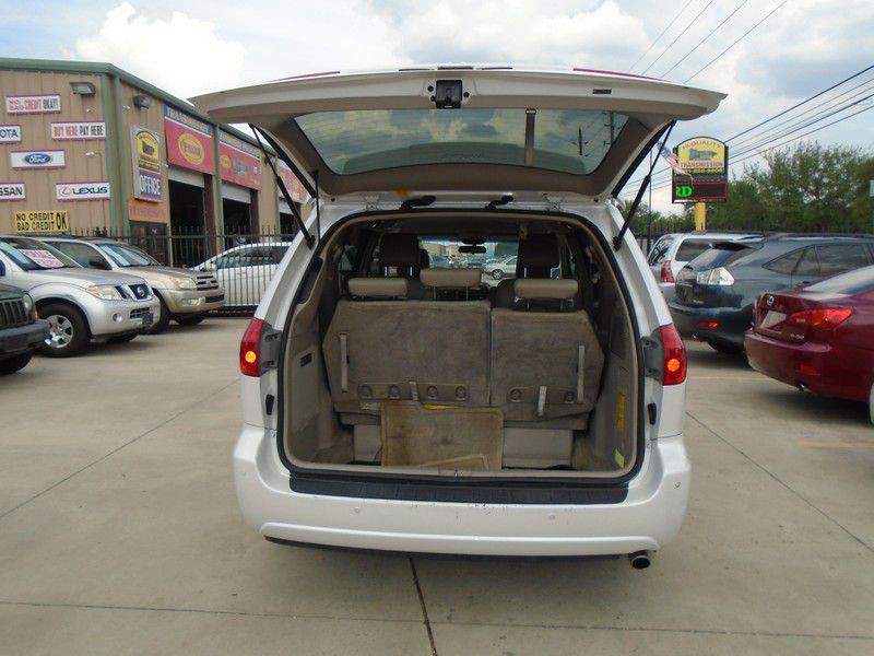 2006 Toyota Sienna Image 8