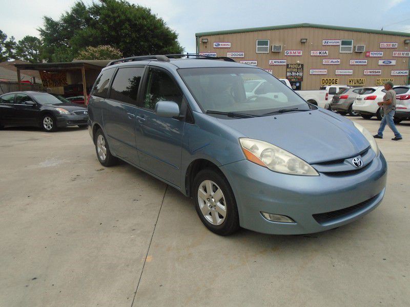 2007 Toyota Sienna Image 3