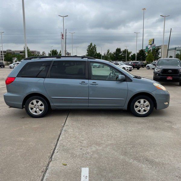 2007 Toyota Sienna Image 4