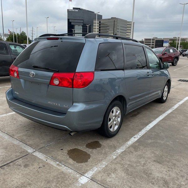 2007 Toyota Sienna Image 5