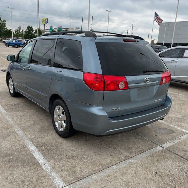 2007 Toyota Sienna Image 7