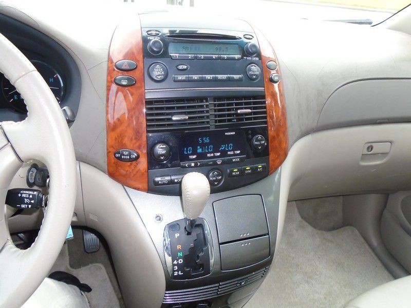 2007 Toyota Sienna Image 18