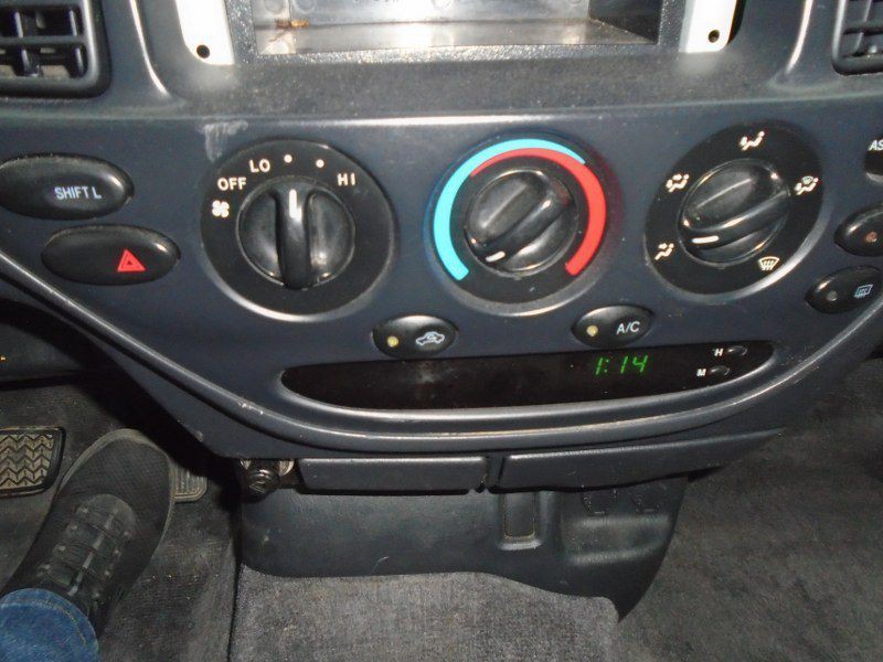 2005 Toyota Tundra Image 26