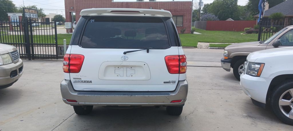 2002 Toyota Sequoia Image 9