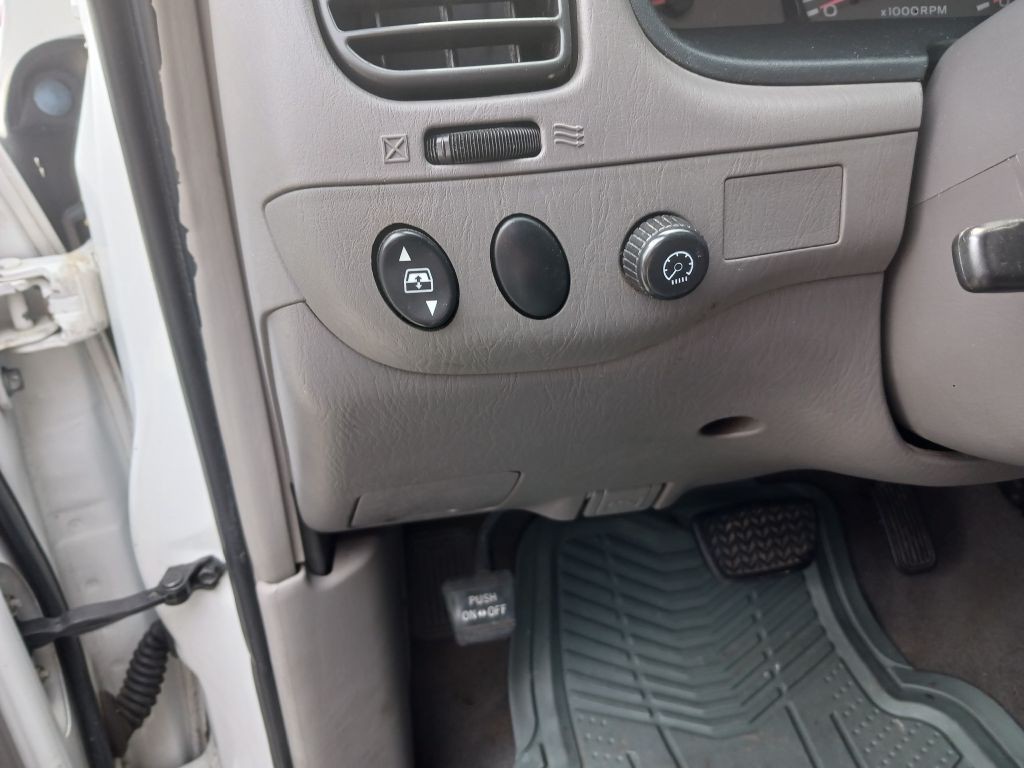 2002 Toyota Sequoia Image 14