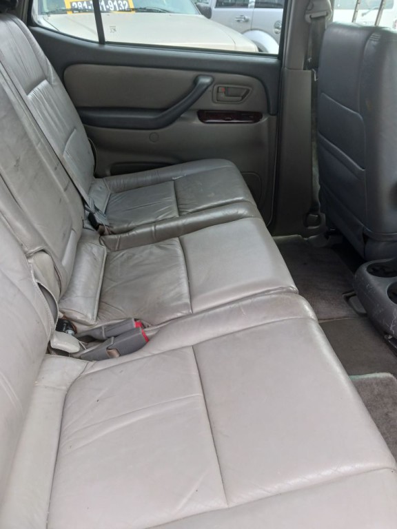 2002 Toyota Sequoia Image 21