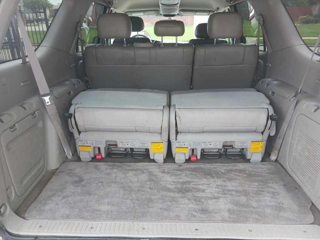 2002 Toyota Sequoia Image 24
