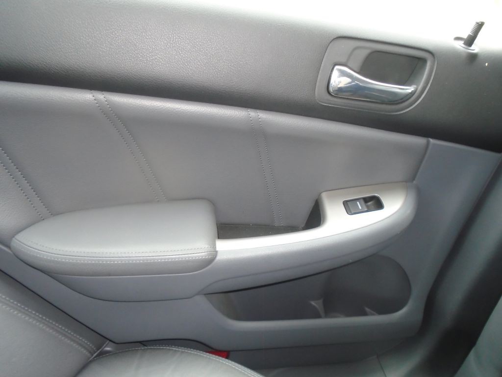 2006 Honda Accord Image 18