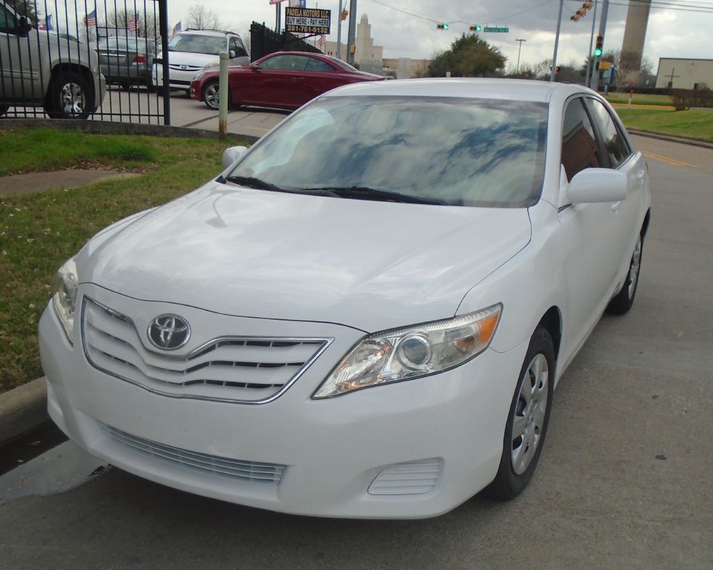 2011 Toyota Camry Image 1
