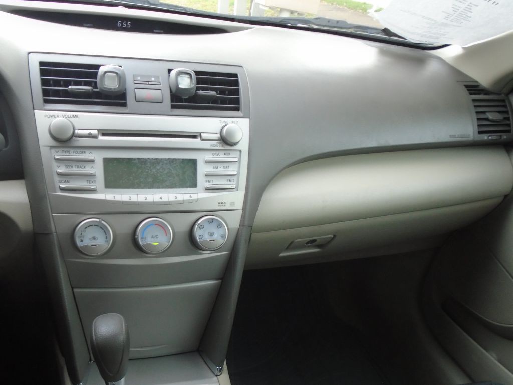 2011 Toyota Camry Image 12