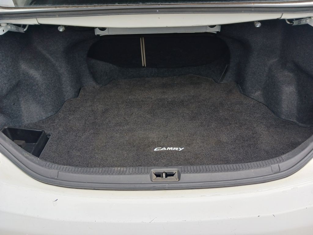 2011 Toyota Camry Image 19