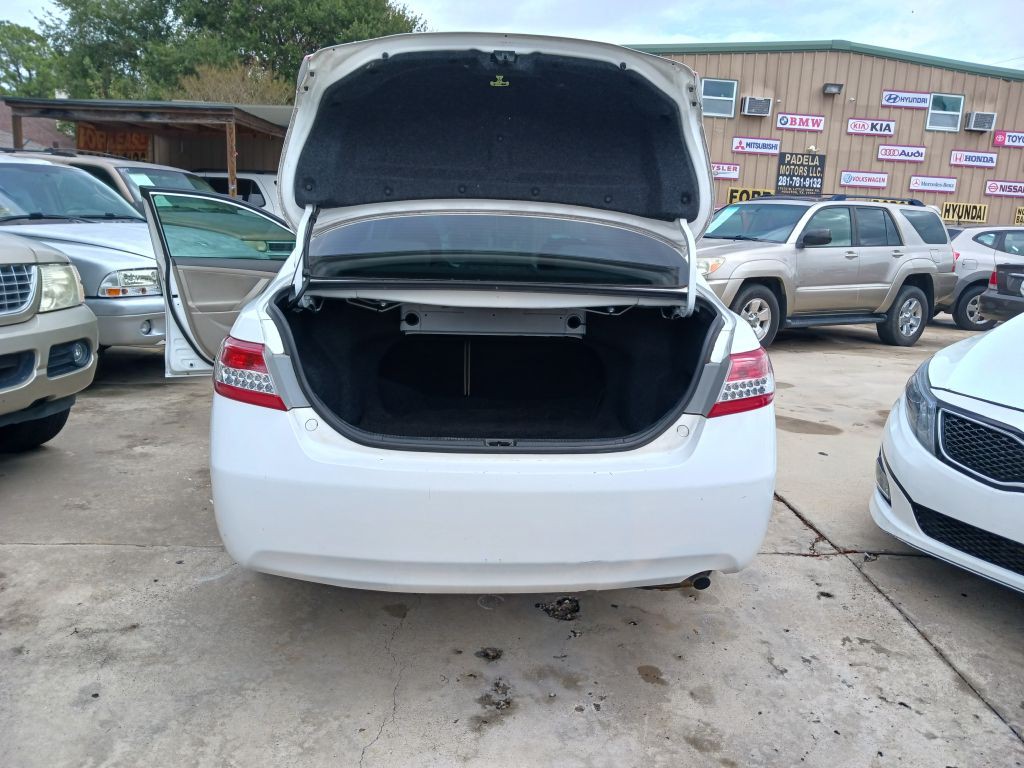 2011 Toyota Camry Image 20