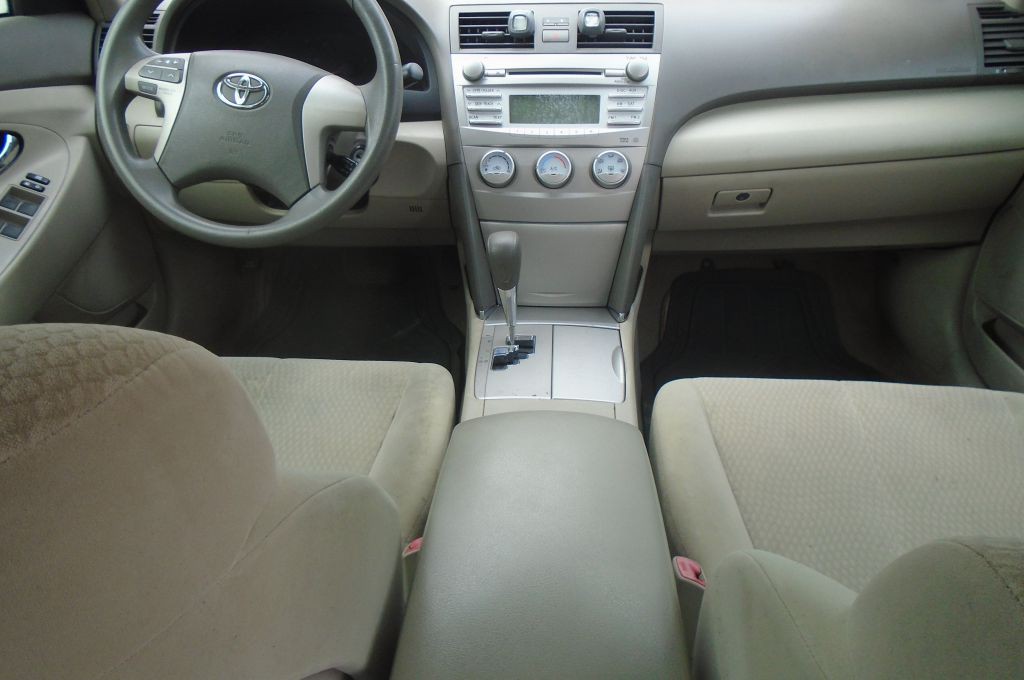 2011 Toyota Camry Image 30