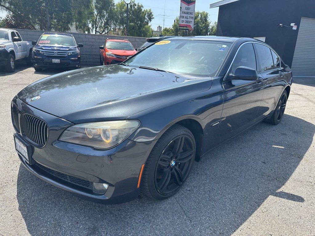 2012 BMW 7 Series Image 3