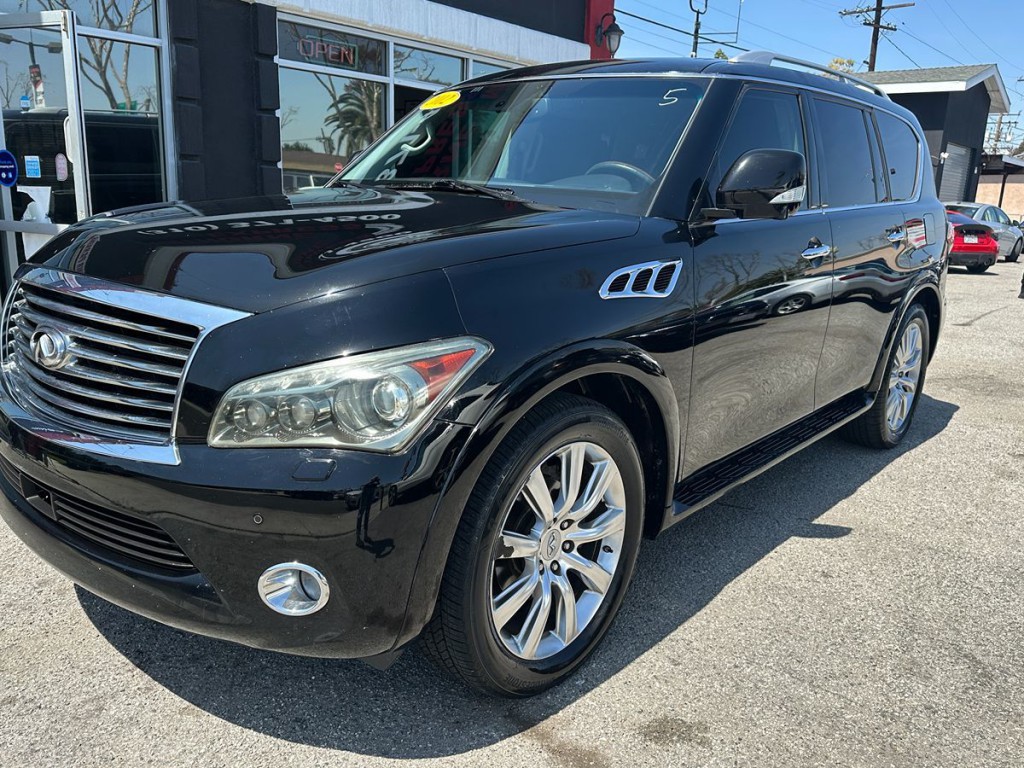 2012 INFINITI QX56 Image 3