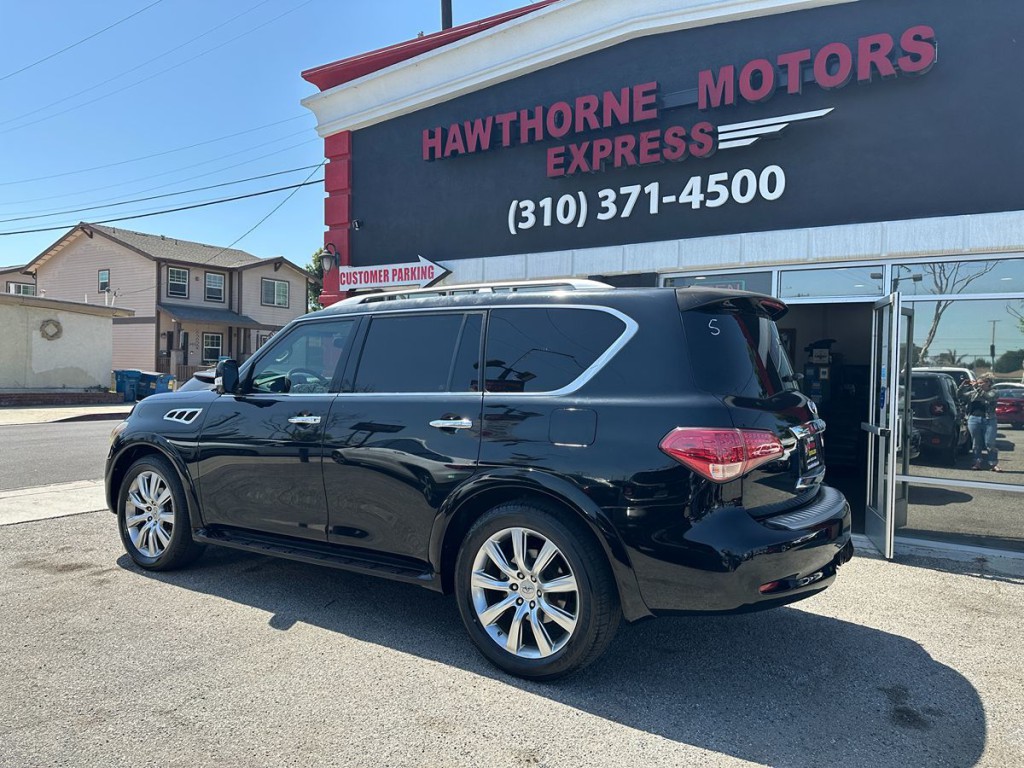 2012 INFINITI QX56 Image 5