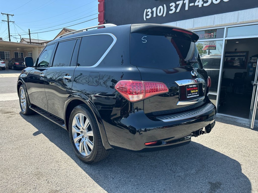 2012 INFINITI QX56 Image 6