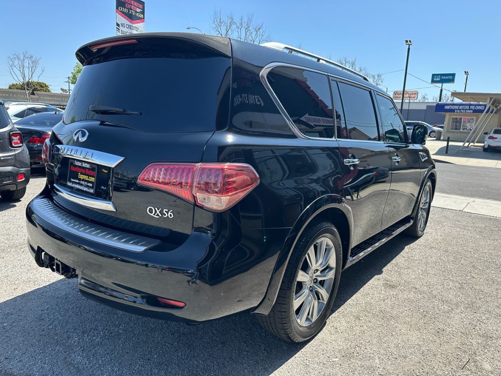 2012 INFINITI QX56 Image 8