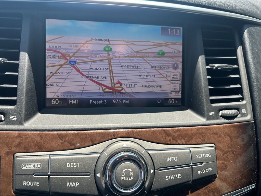 2012 INFINITI QX56 Image 11
