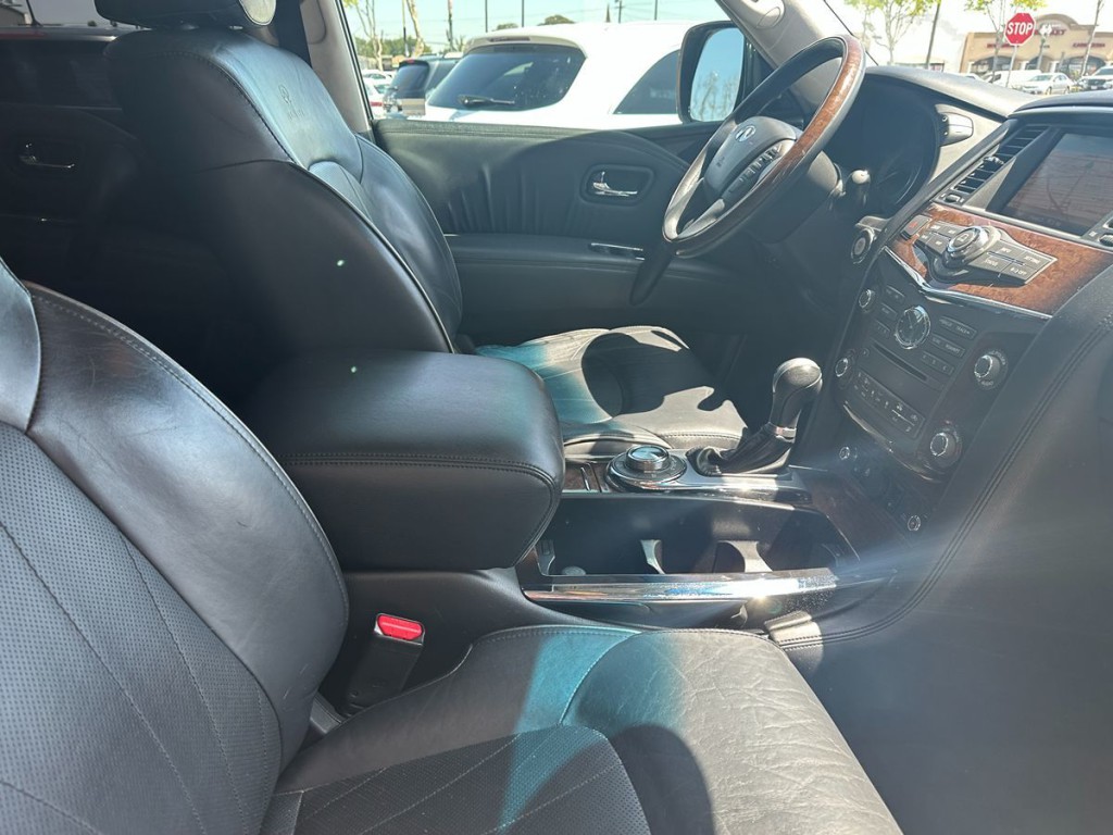 2012 INFINITI QX56 Image 15