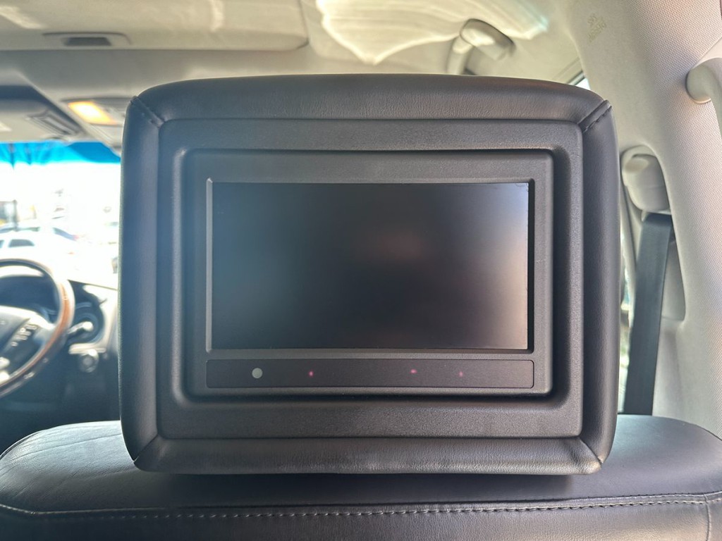 2012 INFINITI QX56 Image 16