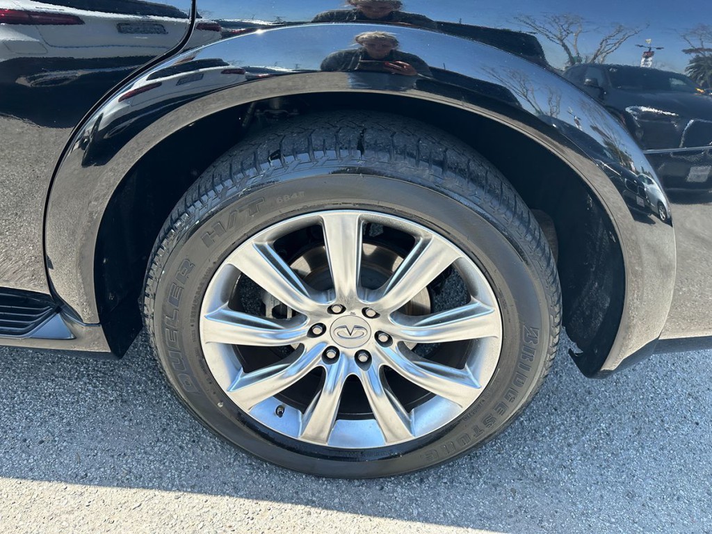 2012 INFINITI QX56 Image 25