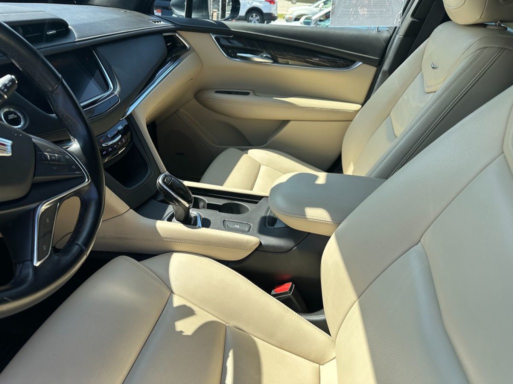 2019 Cadillac XT5 Image 16