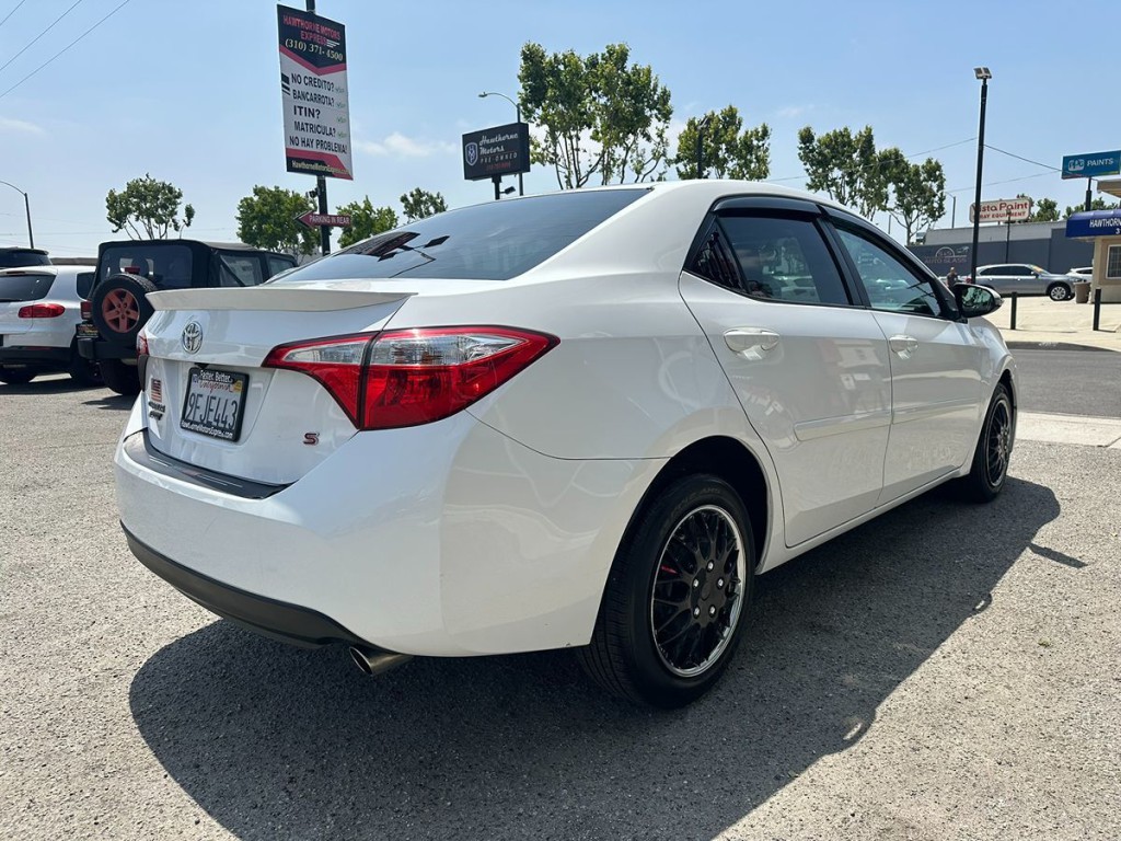 2016 Toyota Corolla Image 7