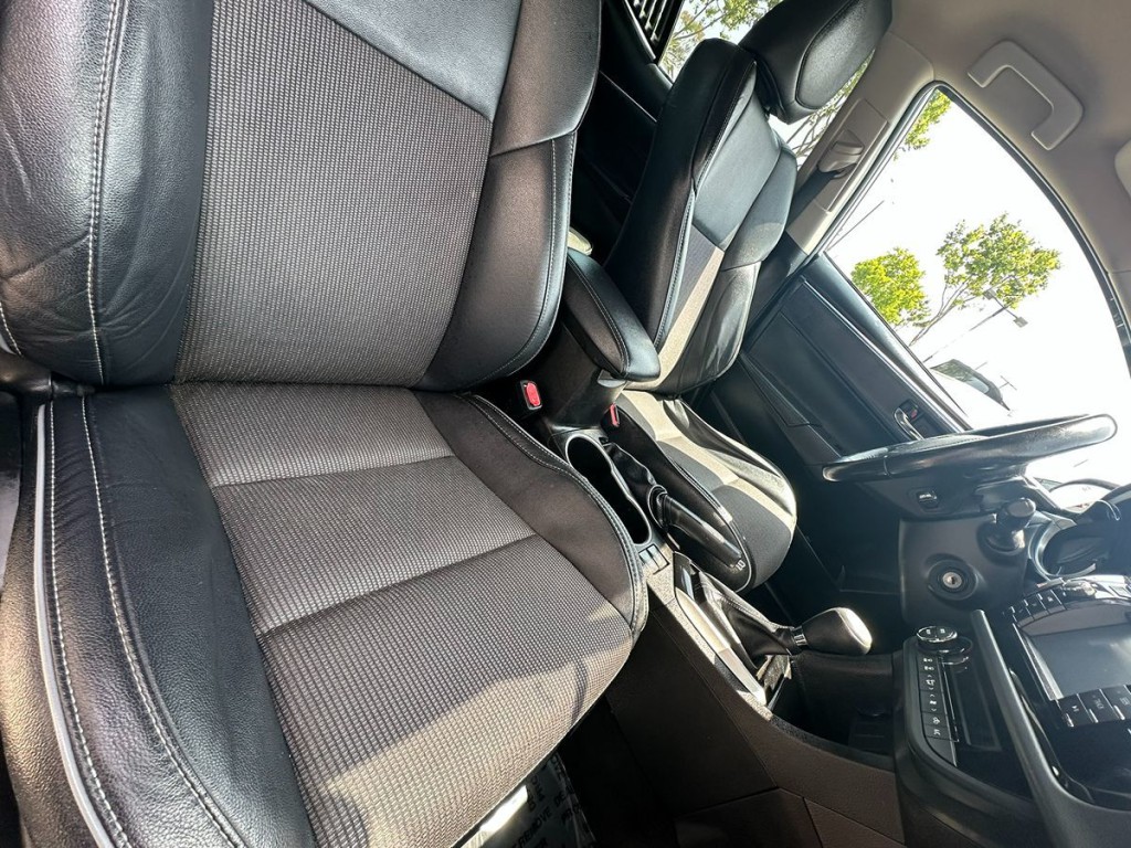2016 Toyota Corolla Image 10