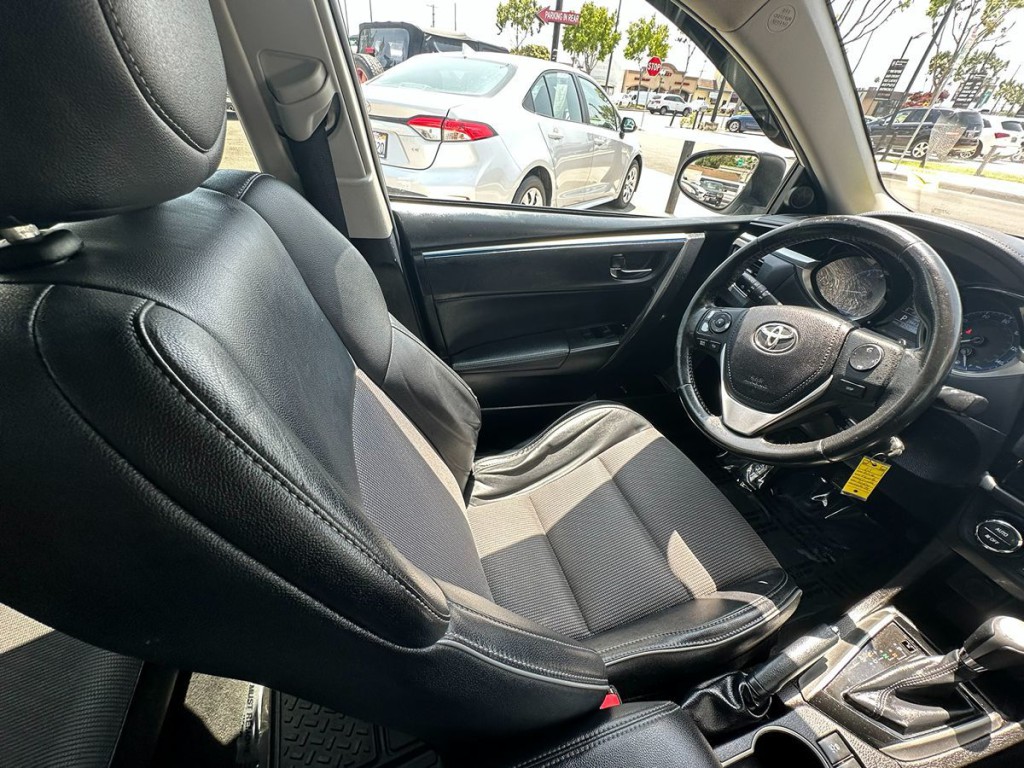2016 Toyota Corolla Image 11