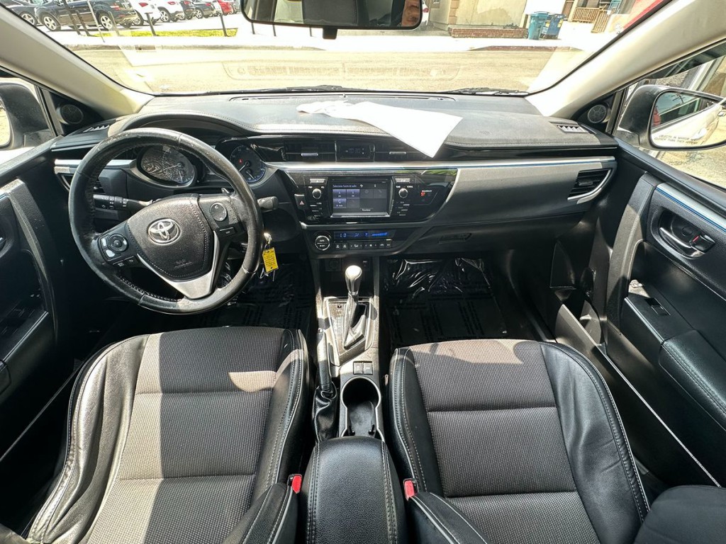 2016 Toyota Corolla Image 12