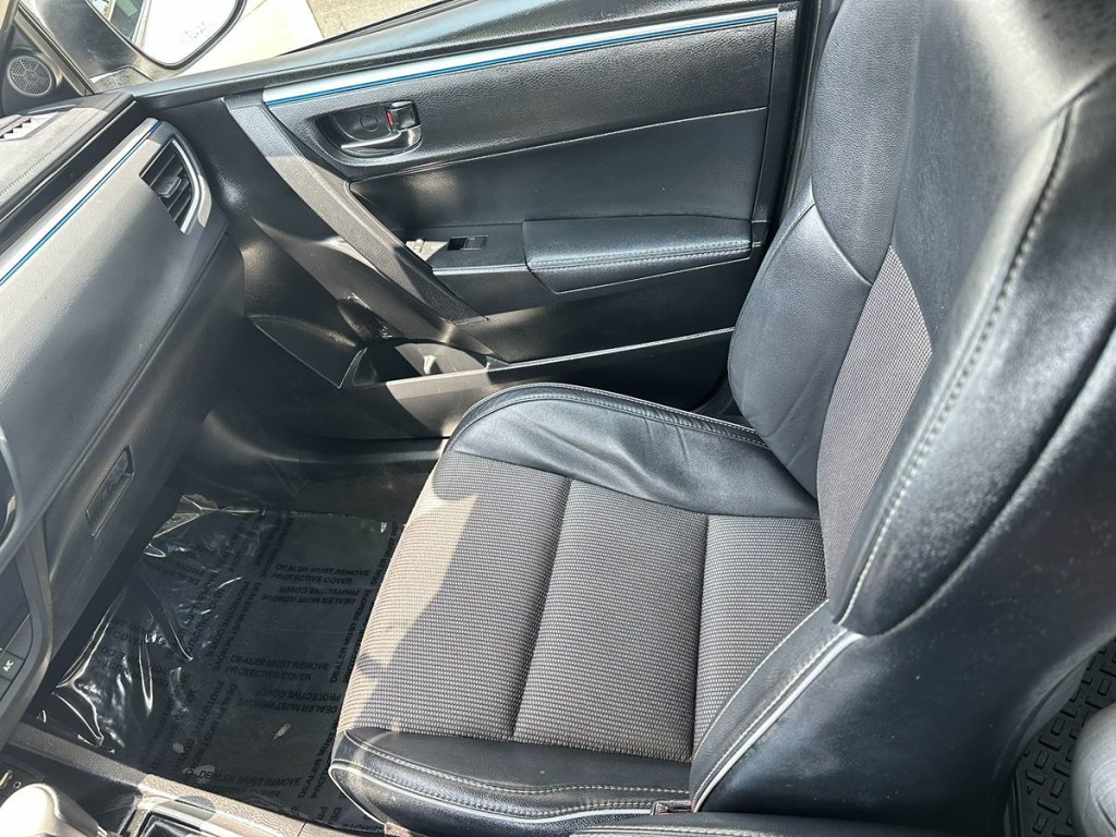 2016 Toyota Corolla Image 18