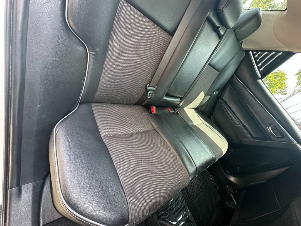 2016 Toyota Corolla Image 19