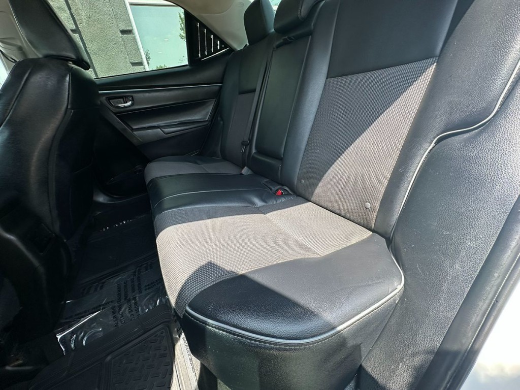 2016 Toyota Corolla Image 23