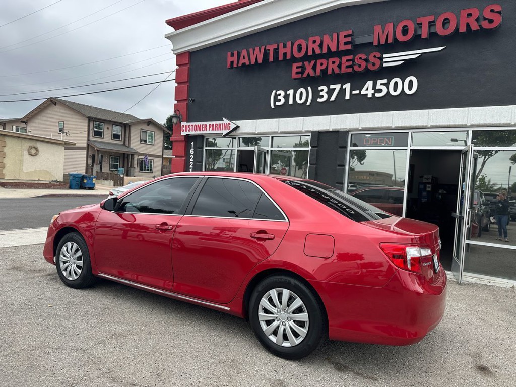 2012 Toyota Camry Image 4