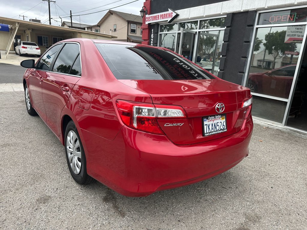 2012 Toyota Camry Image 5