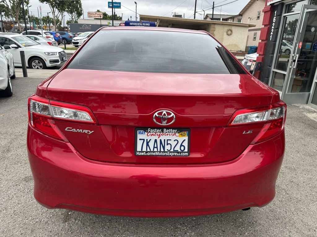 2012 Toyota Camry Image 6