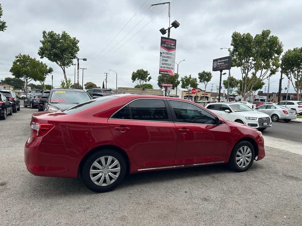 2012 Toyota Camry Image 7