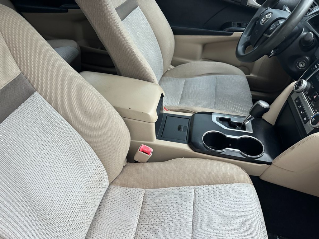 2012 Toyota Camry Image 8