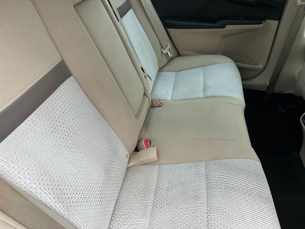 2012 Toyota Camry Image 13