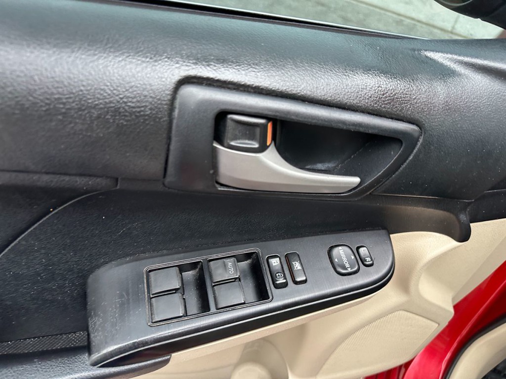 2012 Toyota Camry Image 17
