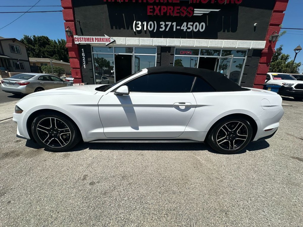 2021 Ford Mustang Image 4