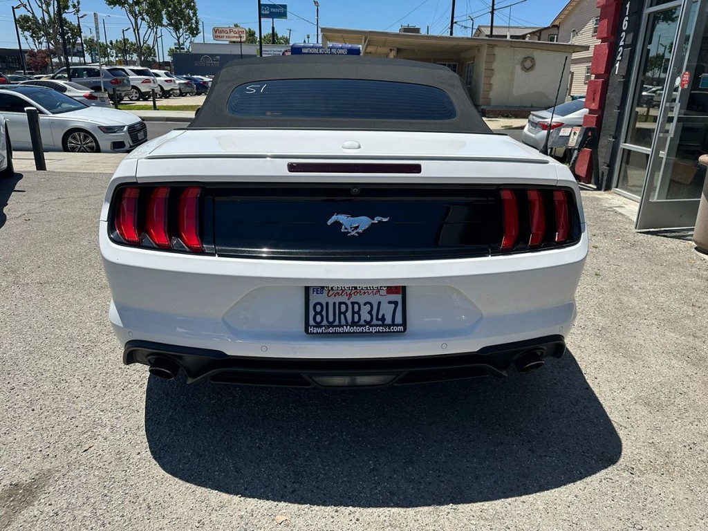 2021 Ford Mustang Image 6