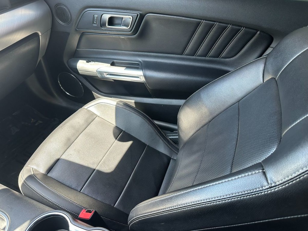 2021 Ford Mustang Image 13